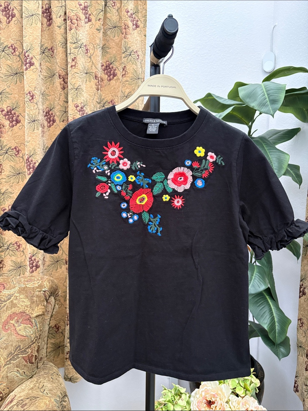 Chelsea & Theodore Black Short Sleeve Tee with Colorful Floral Embroidery